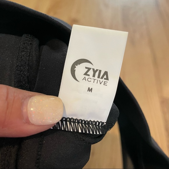 NEW Zyia ALL STAR BRA Black Flower size Medium.  Without Tags. High Impact style - Picture 5 of 6